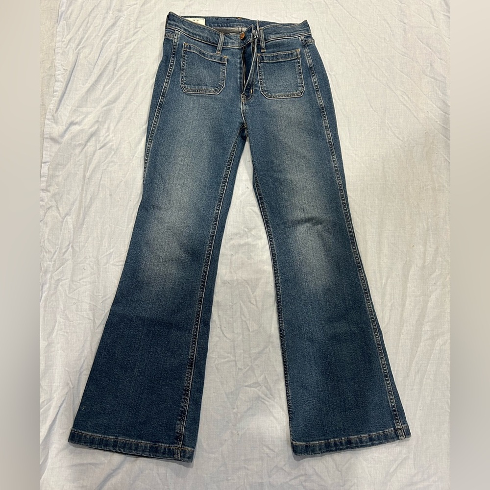 GAP High Rise '70s Flare Jeans. Womens size 28 / 6.